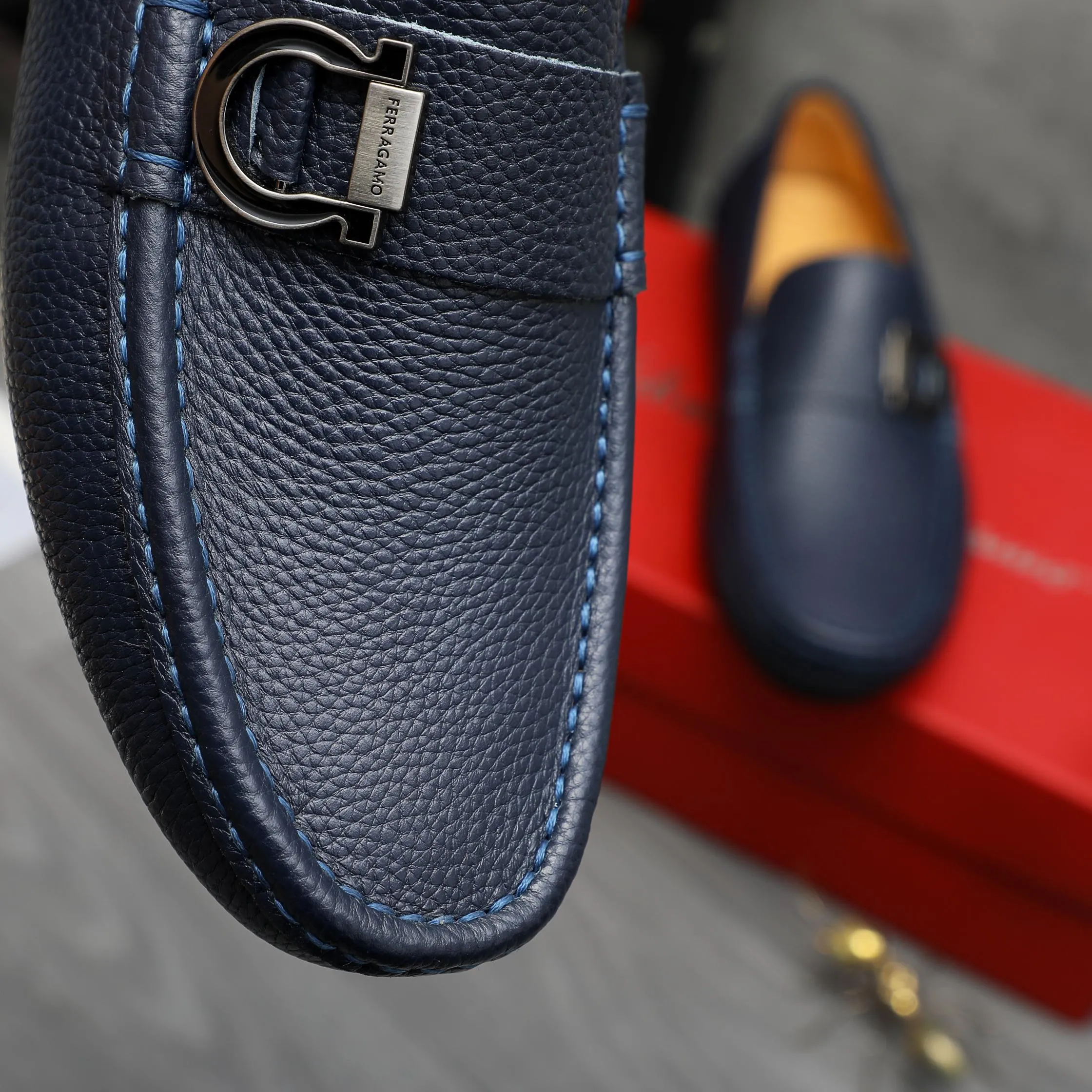 Men's shoes 💰p380 Product trademark: Ferragamo " Ferragamo ] Casual slip-on men's shoes Regular size: 38-45 Product material: Selected pebbled cowhide upper, pigskin lining, rubber outsole